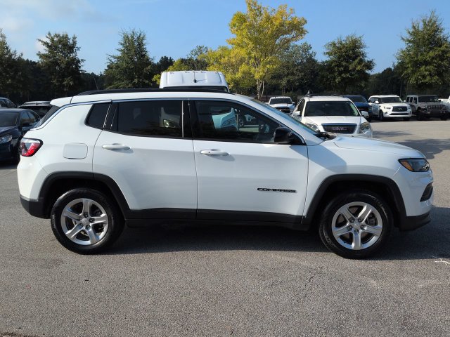 Certified 2023 Jeep Compass Latitude w/ Convenience Group AWD/4WD image 3