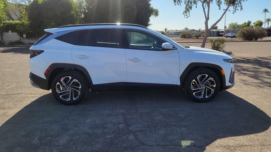 Used 2025 Hyundai Tucson Limited FWD image 11