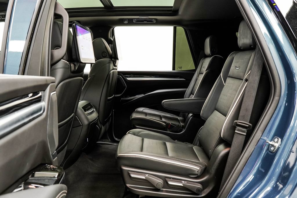 Used 2026 Cadillac Escalade Sport w/ Touring Package image 18