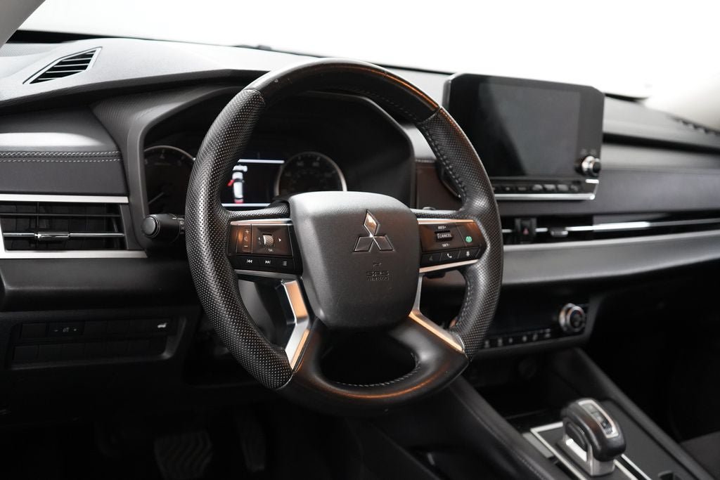 Used 2023 Mitsubishi Outlander SE FWD image 21