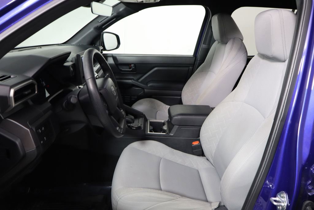 Used 2025 Toyota Tacoma SR5 AWD/4WD image 16