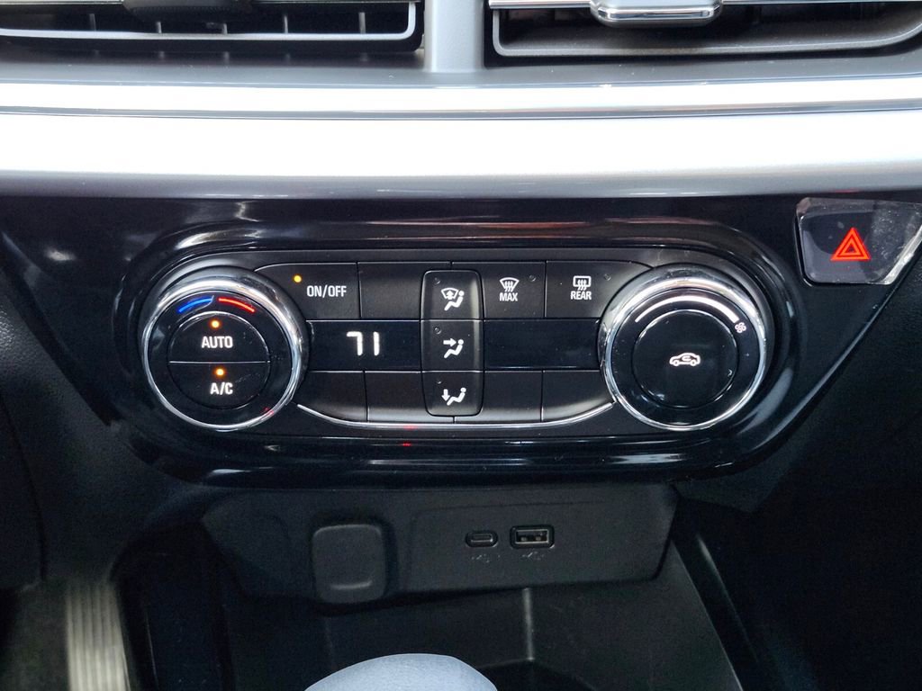 Used 2024 Chevrolet Trax LT image 22