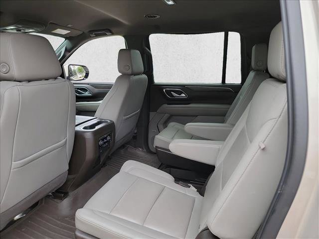 Used 2022 Chevrolet Suburban Z71 w/ Luxury Package AWD/4WD image 15