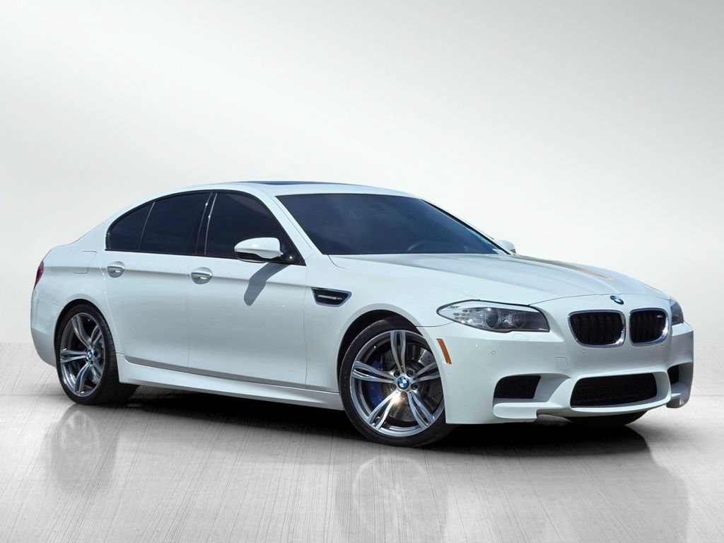 Used 2013 BMW M5 RWD image 2