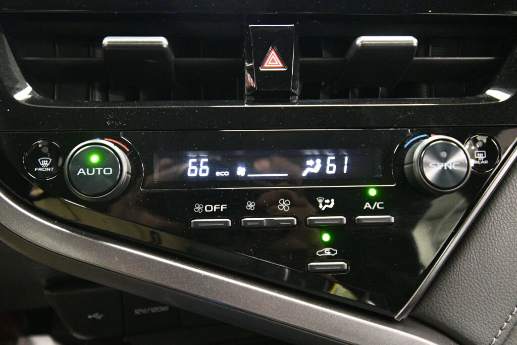 Used 2023 Toyota Camry LE FWD image 16