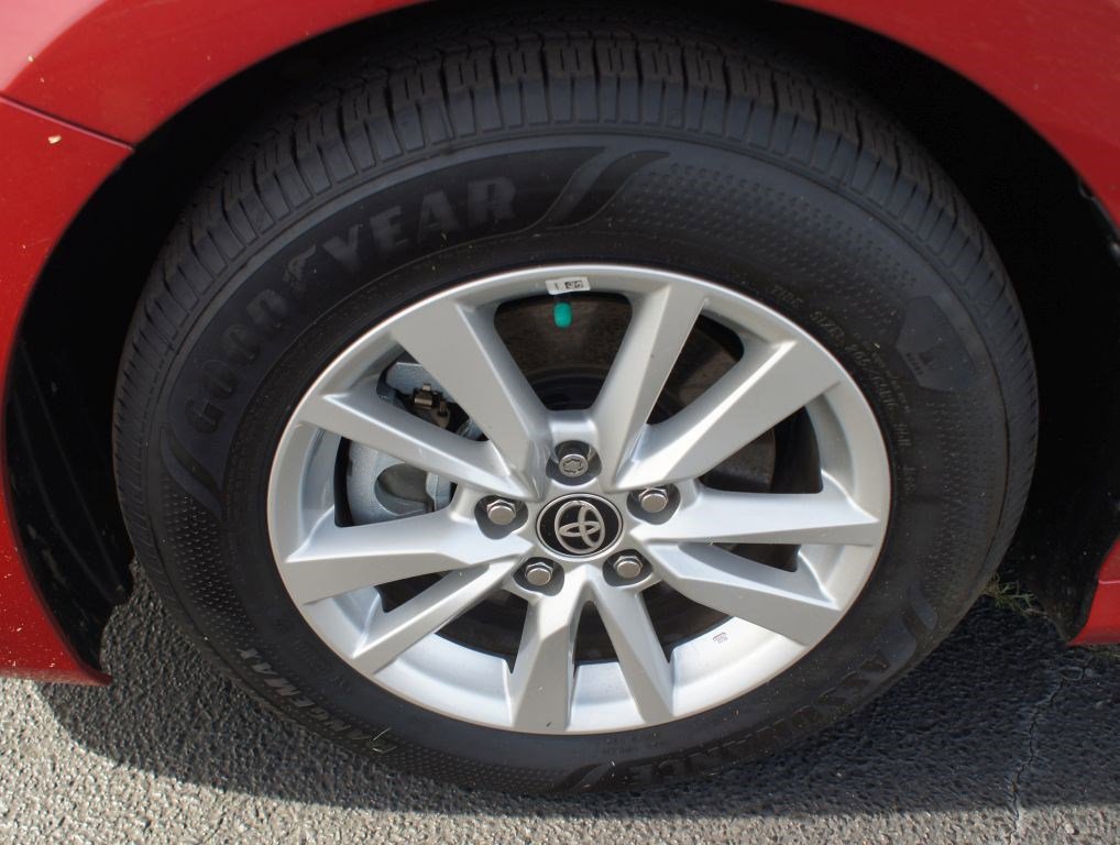 Used 2025 Toyota Camry LE w/ Convenience Package FWD image 25