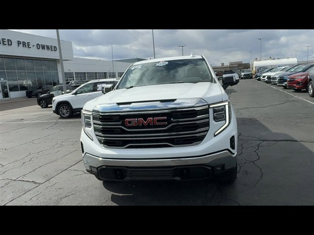 Used 2023 GMC Sierra 1500 SLT w/ SLT Premium Package image 3