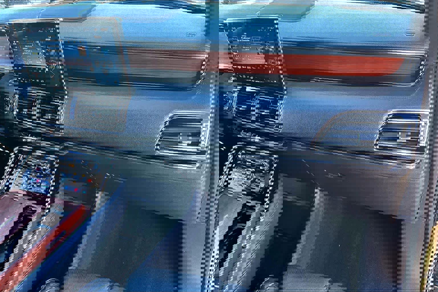 Used 2024 Lincoln Navigator L Reserve image 18