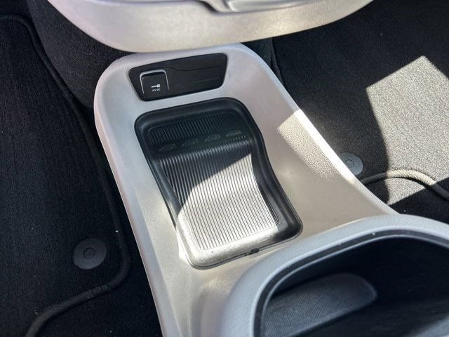 Used 2023 Chrysler Pacifica Touring-L FWD image 35