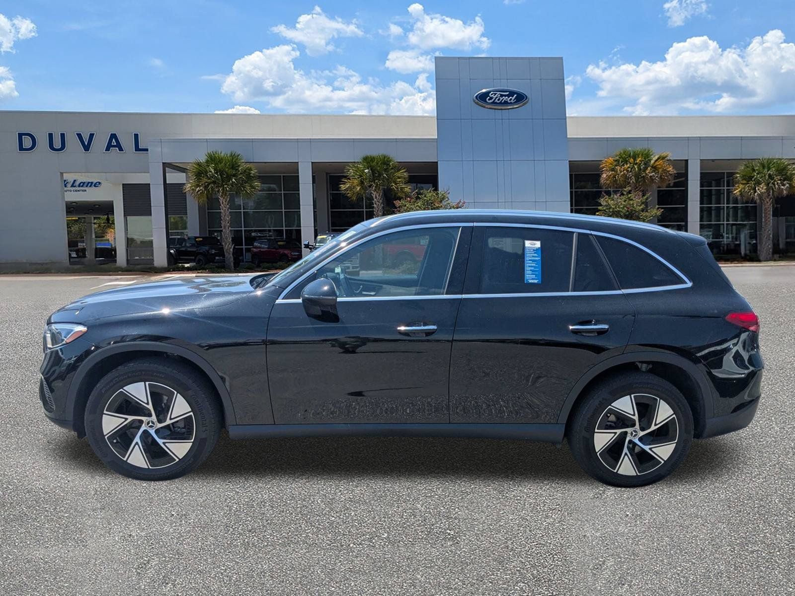 Used 2024 Mercedes-Benz GLC 300 4MATIC image 7
