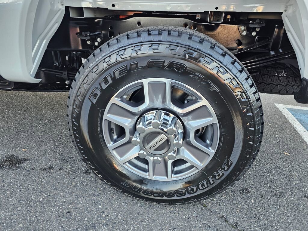 New 2026 Ford F350 Lariat w/ FX4 Off-Road Package image 6
