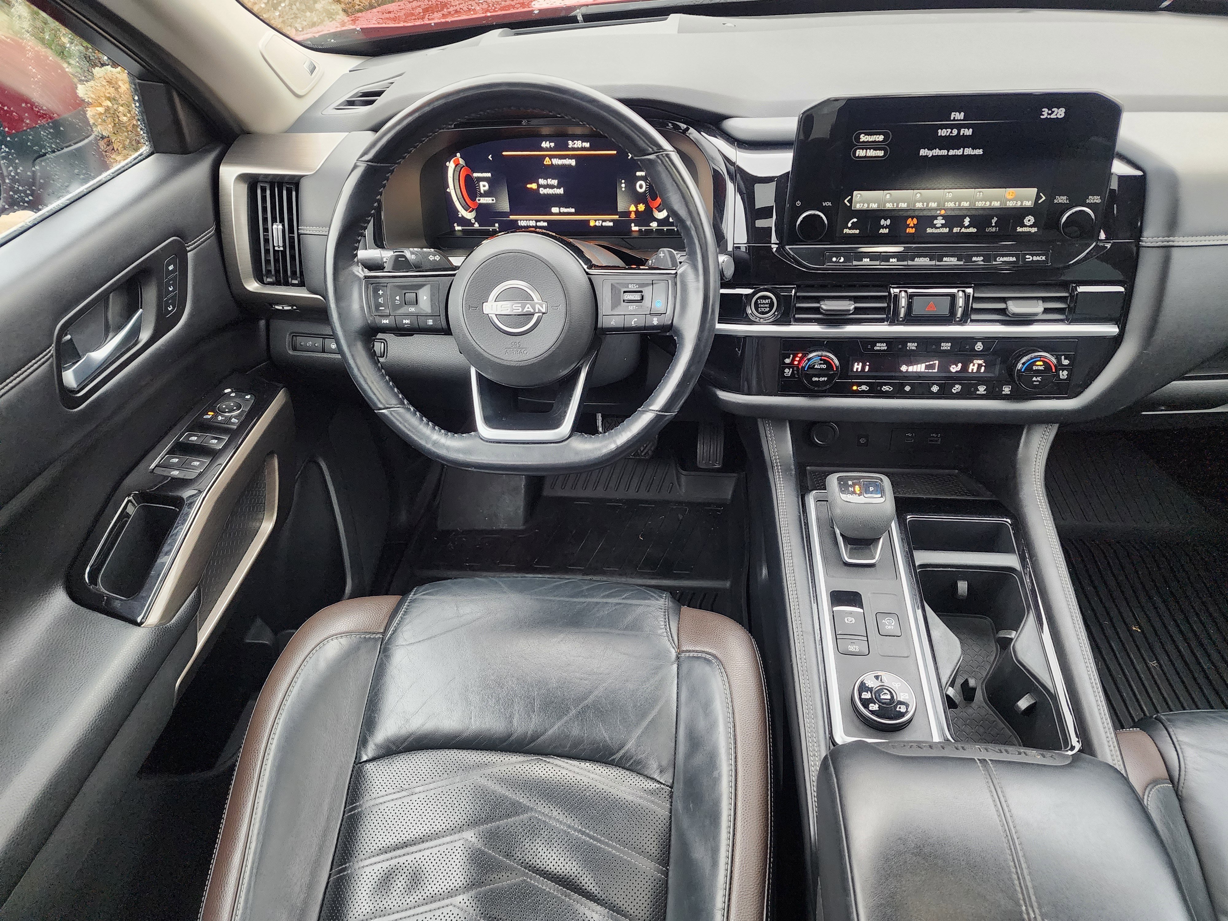 Used 2022 Nissan Pathfinder Platinum w/ Cargo Package image 20