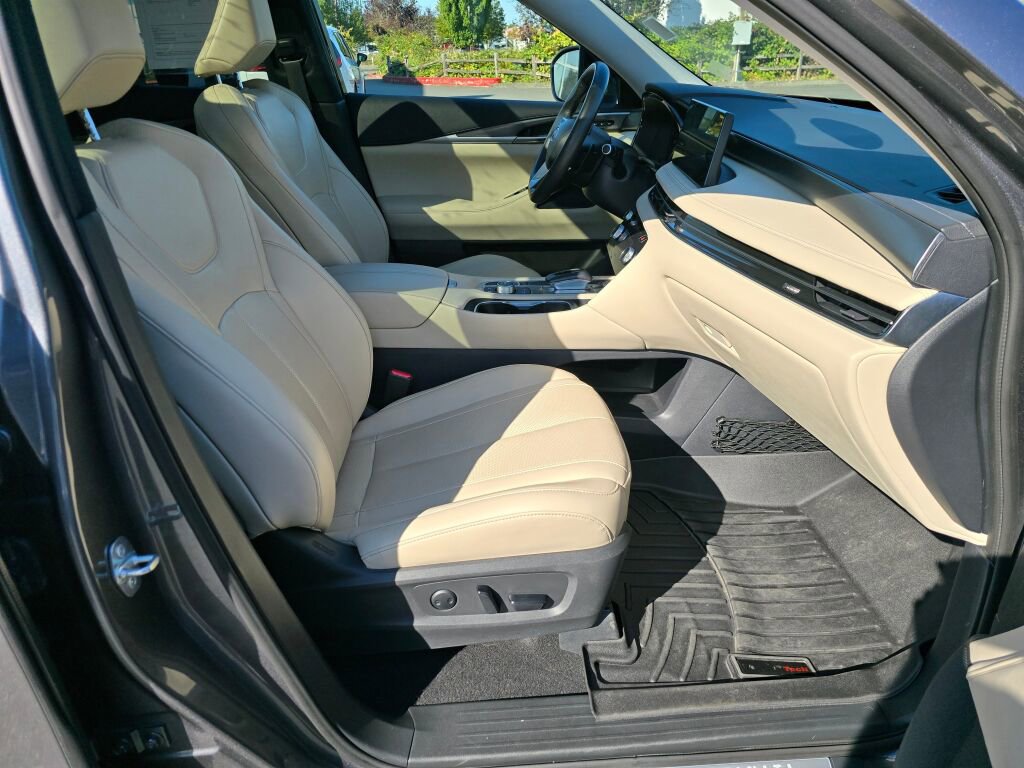Certified 2023 INFINITI QX60 Luxe w/ Cargo Package image 10