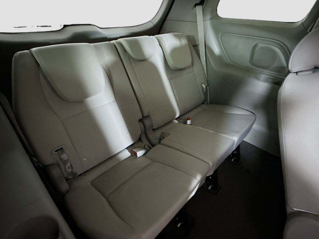 Used 2019 Kia Sedona LX image 25