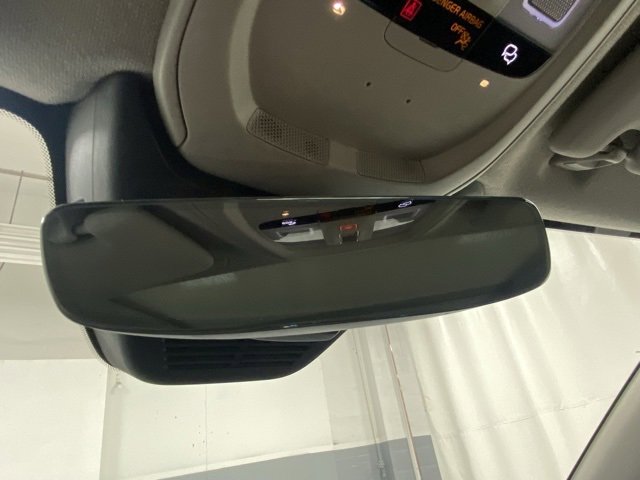 Used 2025 Volvo XC40 B5 Core image 28