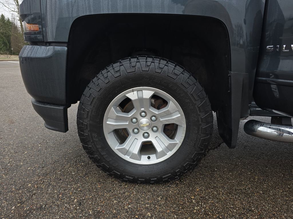 Certified 2018 Chevrolet Silverado 1500 LT w/ All Star Edition image 35