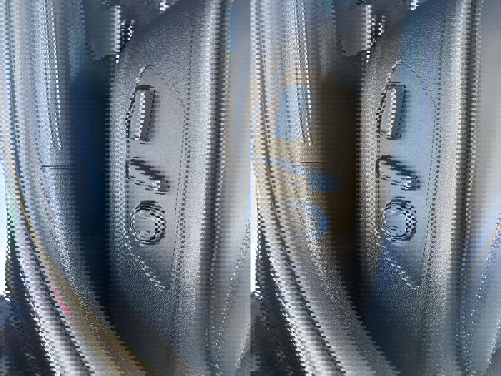 Used 2023 Kia Sorento SX image 21