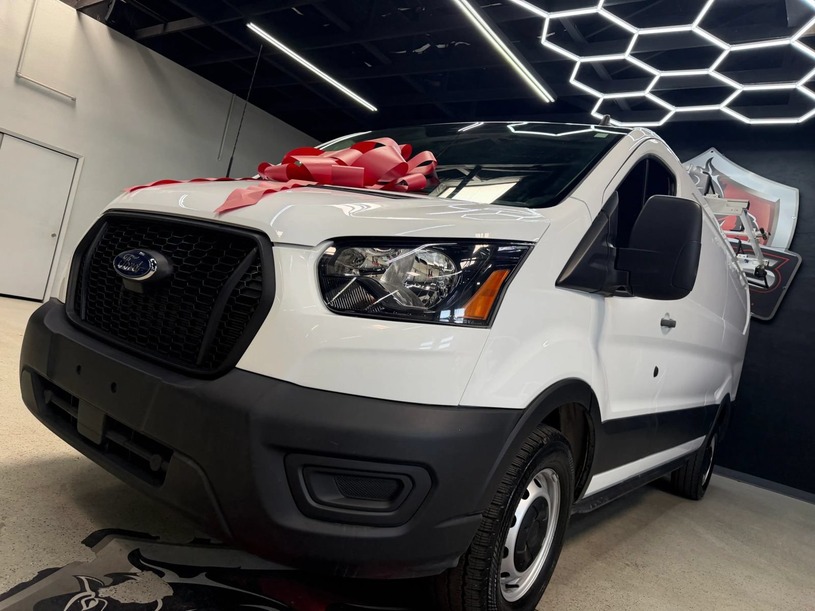 Used 2024 Ford Transit 250 Low Roof w/ Fleet Fuel Economy Package RWD image 3