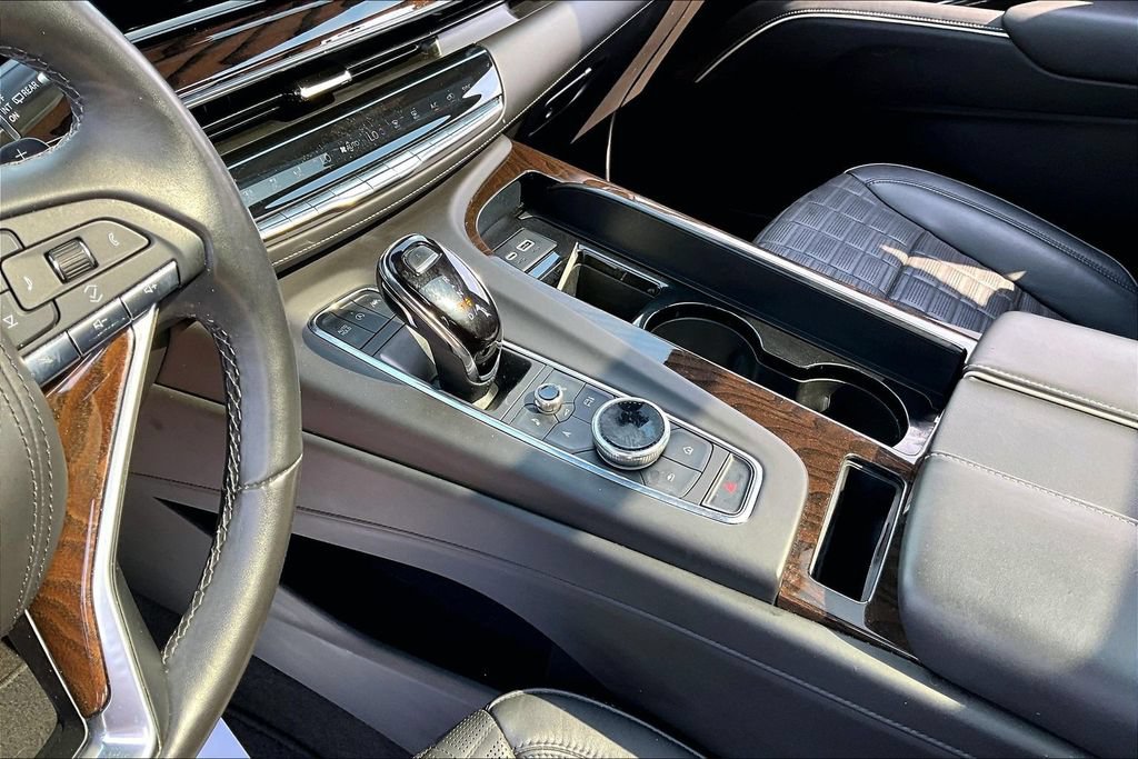 Used 2023 Cadillac Escalade Premium Luxury Platinum AWD/4WD image 14