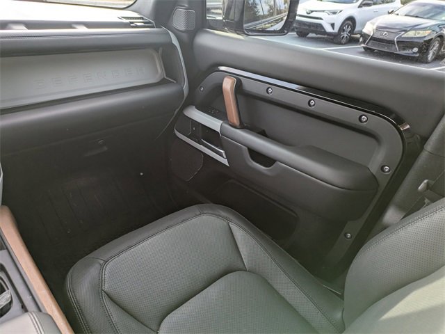 Used 2024 Land Rover Defender 110 X-Dynamic SE image 18