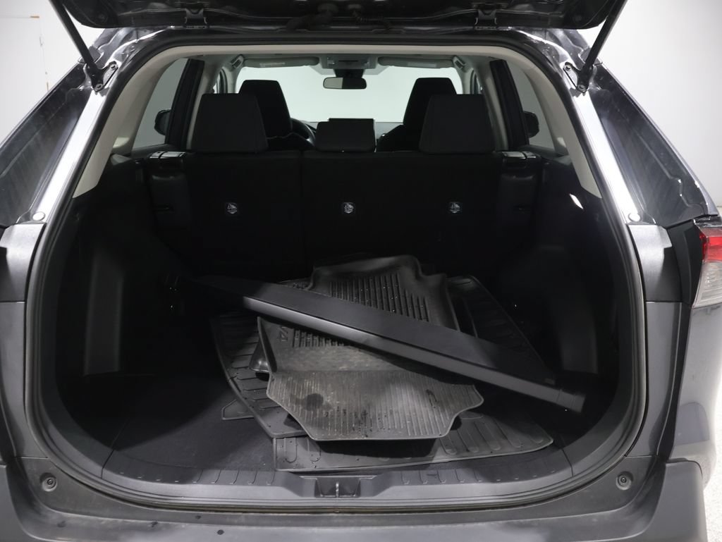 Certified 2024 Toyota RAV4 LE AWD/4WD image 5