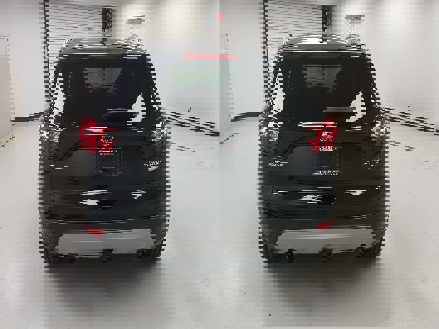 Used 2019 Ford Escape Titanium w/ U9j03 - Titanium Tow Package image 4