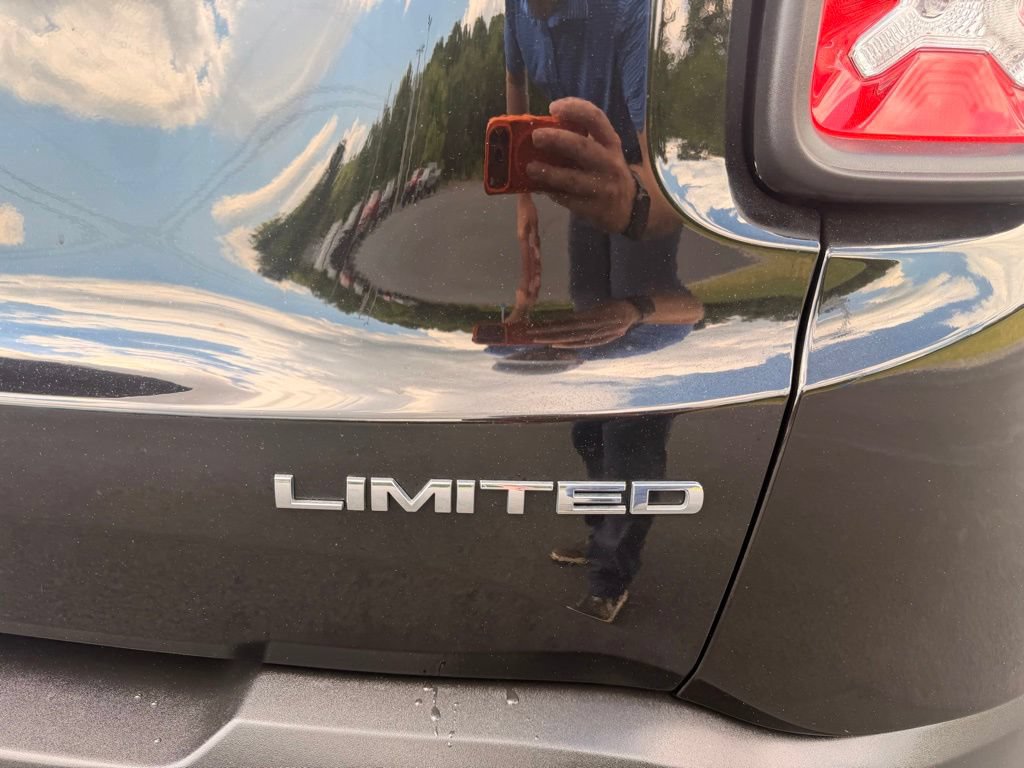 Used 2022 Jeep Renegade Limited AWD/4WD image 39