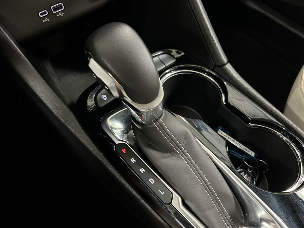 Used 2024 Buick Encore GX Avenir w/ Avenir Convenience Package image 16