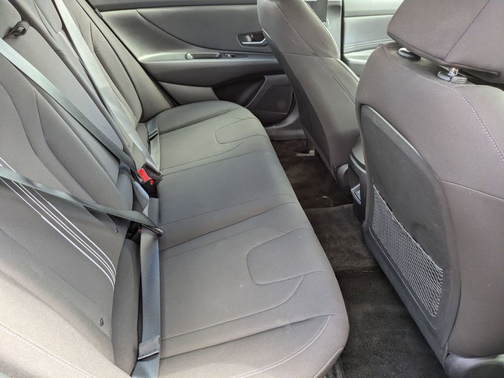 Used 2025 Hyundai Elantra SEL FWD image 29