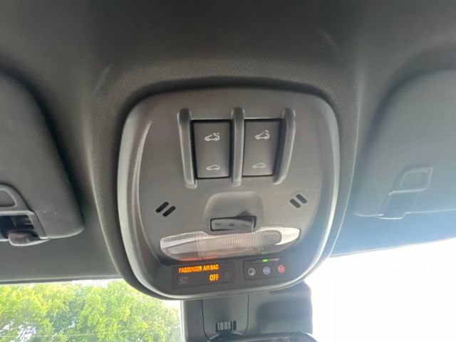 Used 2025 Chevrolet Trax RS w/ Sunroof Package FWD image 26