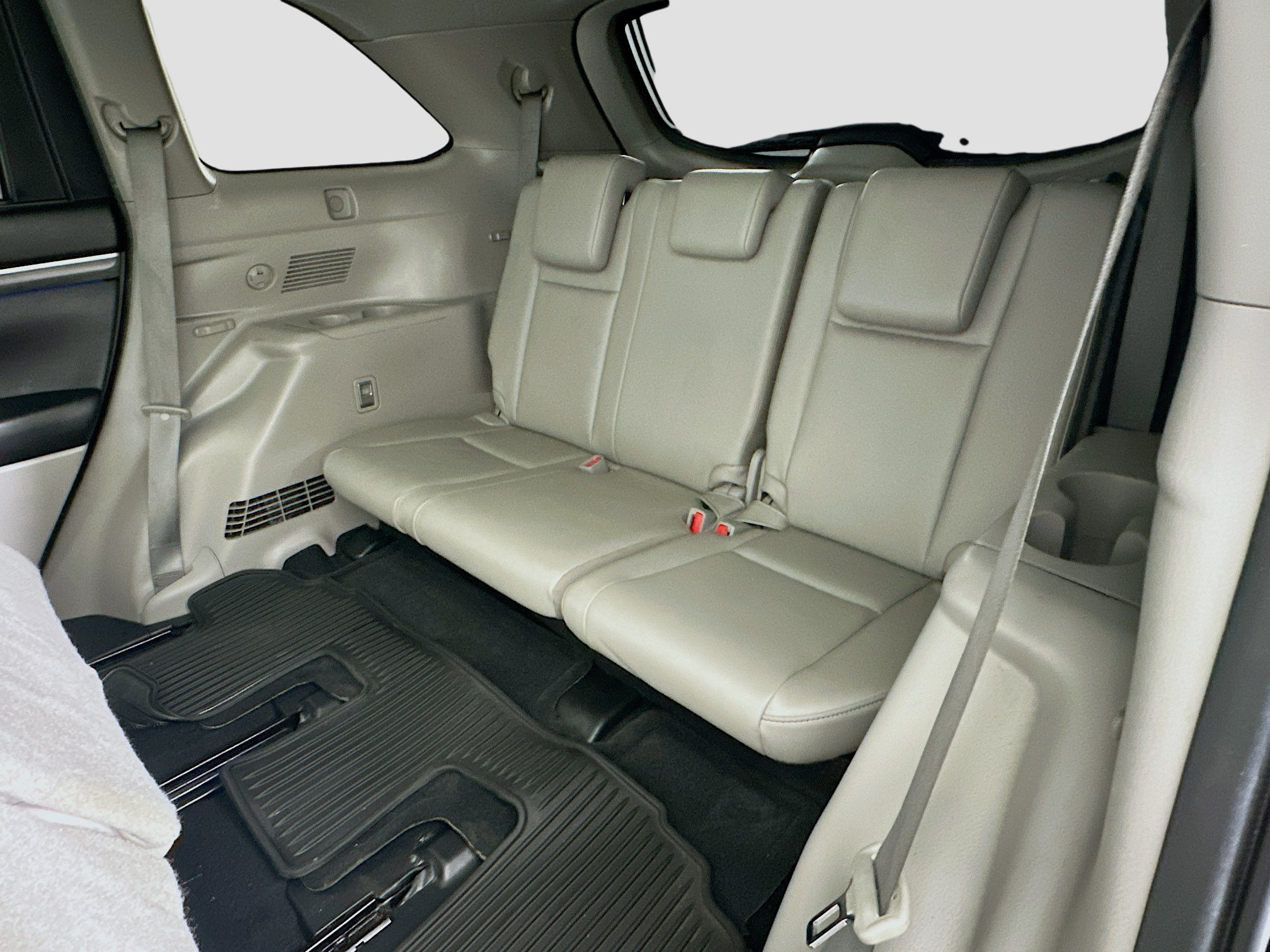 Used 2019 Toyota Highlander Limited Platinum w/ Carpet Mat Package (TMS) AWD/4WD image 31