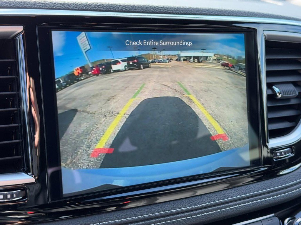 New 2026 Chrysler Pacifica Select image 15