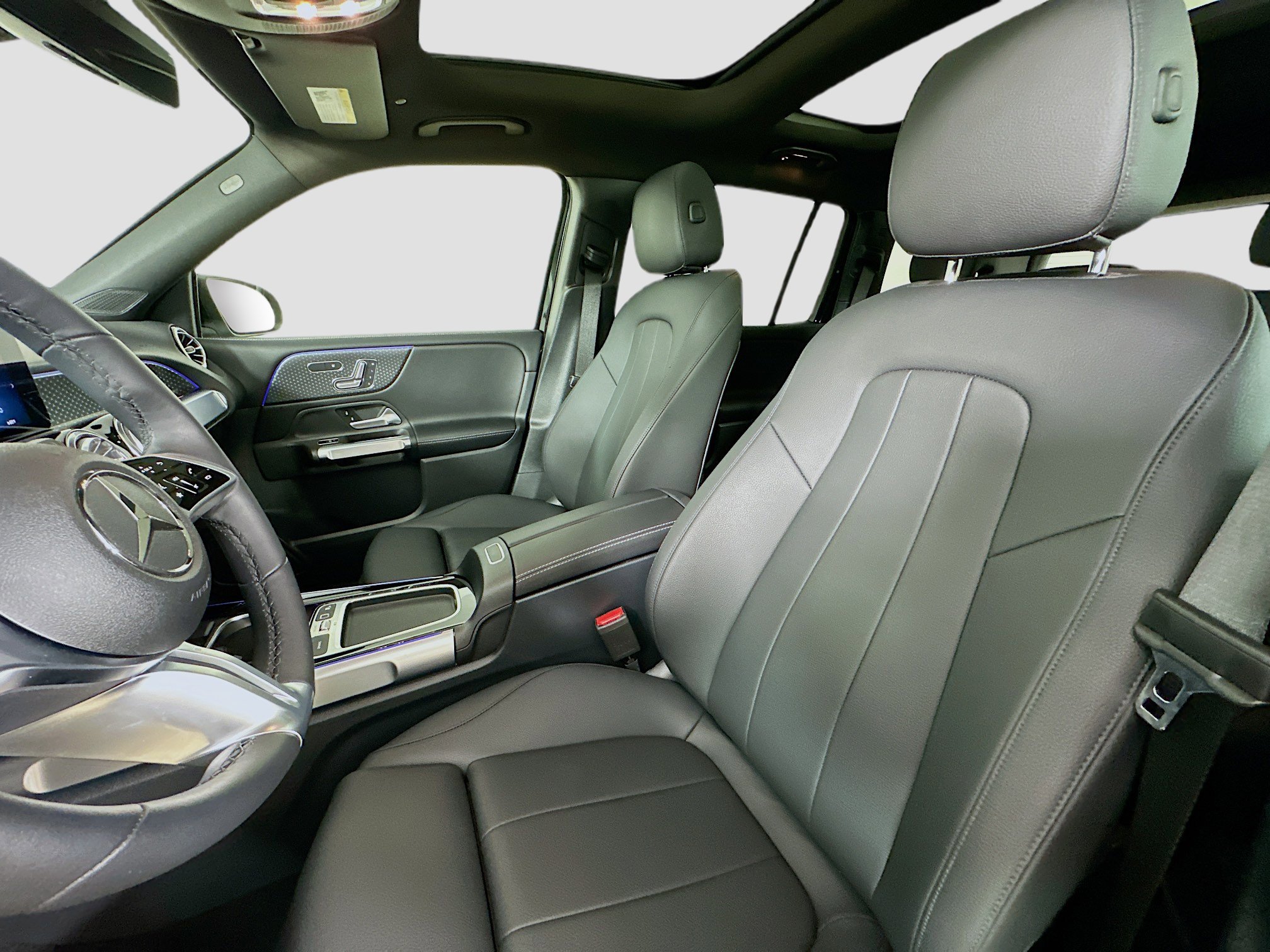 Certified 2025 Mercedes-Benz GLB 250 4MATIC image 26