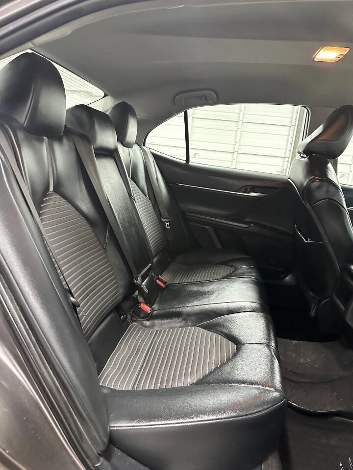 Used 2020 Toyota Camry SE image 27