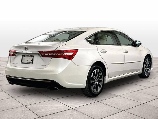 Used 2017 Toyota Avalon XLE Premium w/ All Weather Liner Package FWD image 11