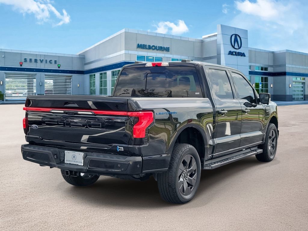 Used 2022 Ford F150 Lightning Lariat image 6