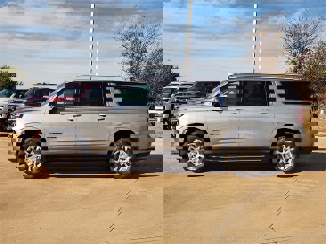 New 2026 Chevrolet Suburban LS w/ LPO, Dark Essentials Package image 4