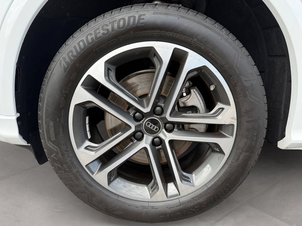 Used 2025 Audi Q5 Premium w/ Convenience Package AWD/4WD image 14