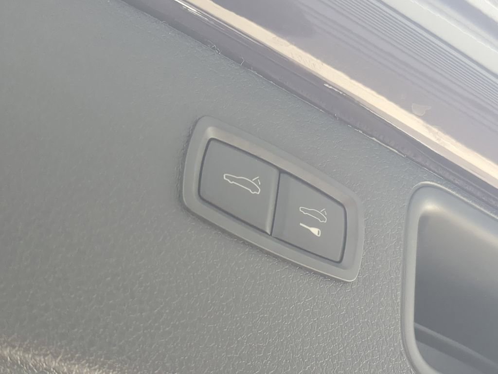 New 2026 Porsche Macan Turbo image 18