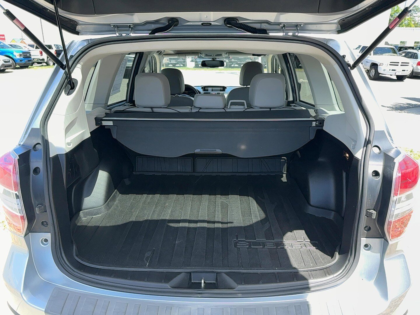 Used 2015 Subaru Forester 2.5i Limited AWD/4WD image 8