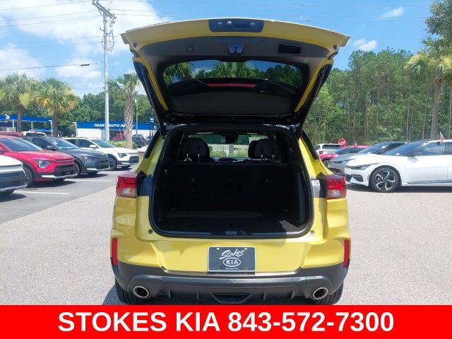 Used 2023 Chevrolet TrailBlazer RS w/ Sun and Liftgate Package AWD/4WD image 28