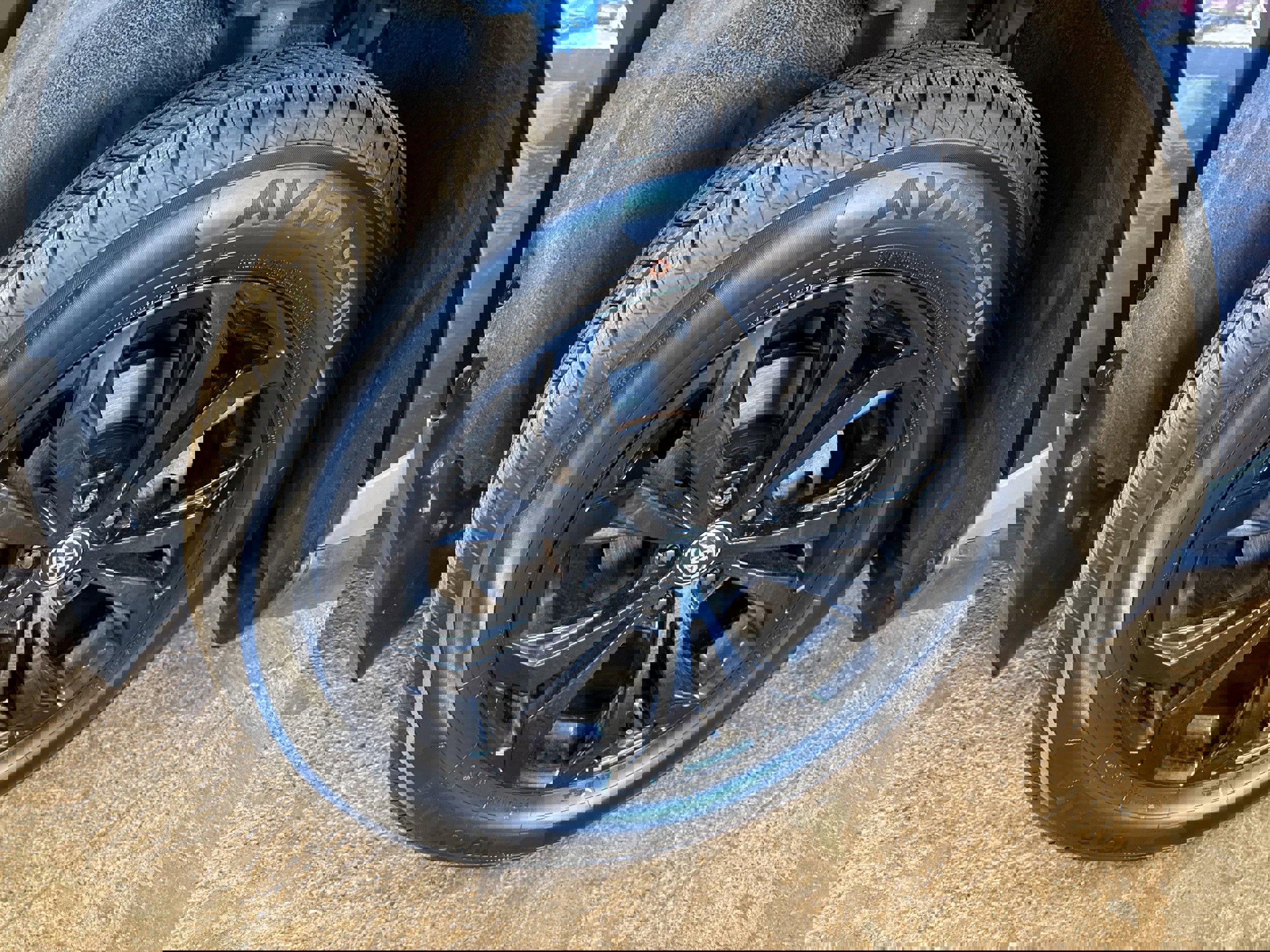 Used 2024 Toyota RAV4 SE w/ Convenience Package image 13