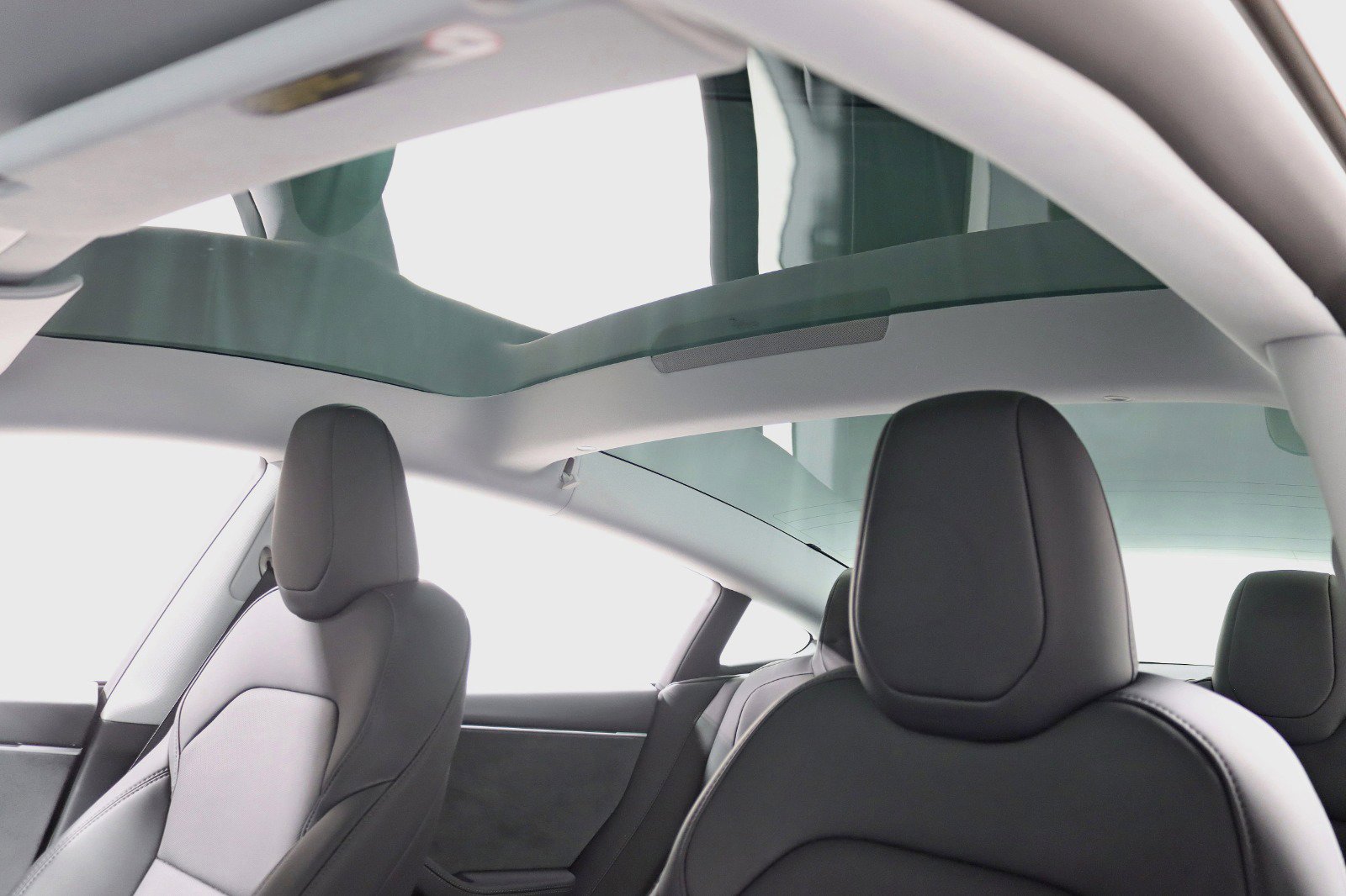 Used 2025 Tesla Model 3 Long Range AWD/4WD image 32
