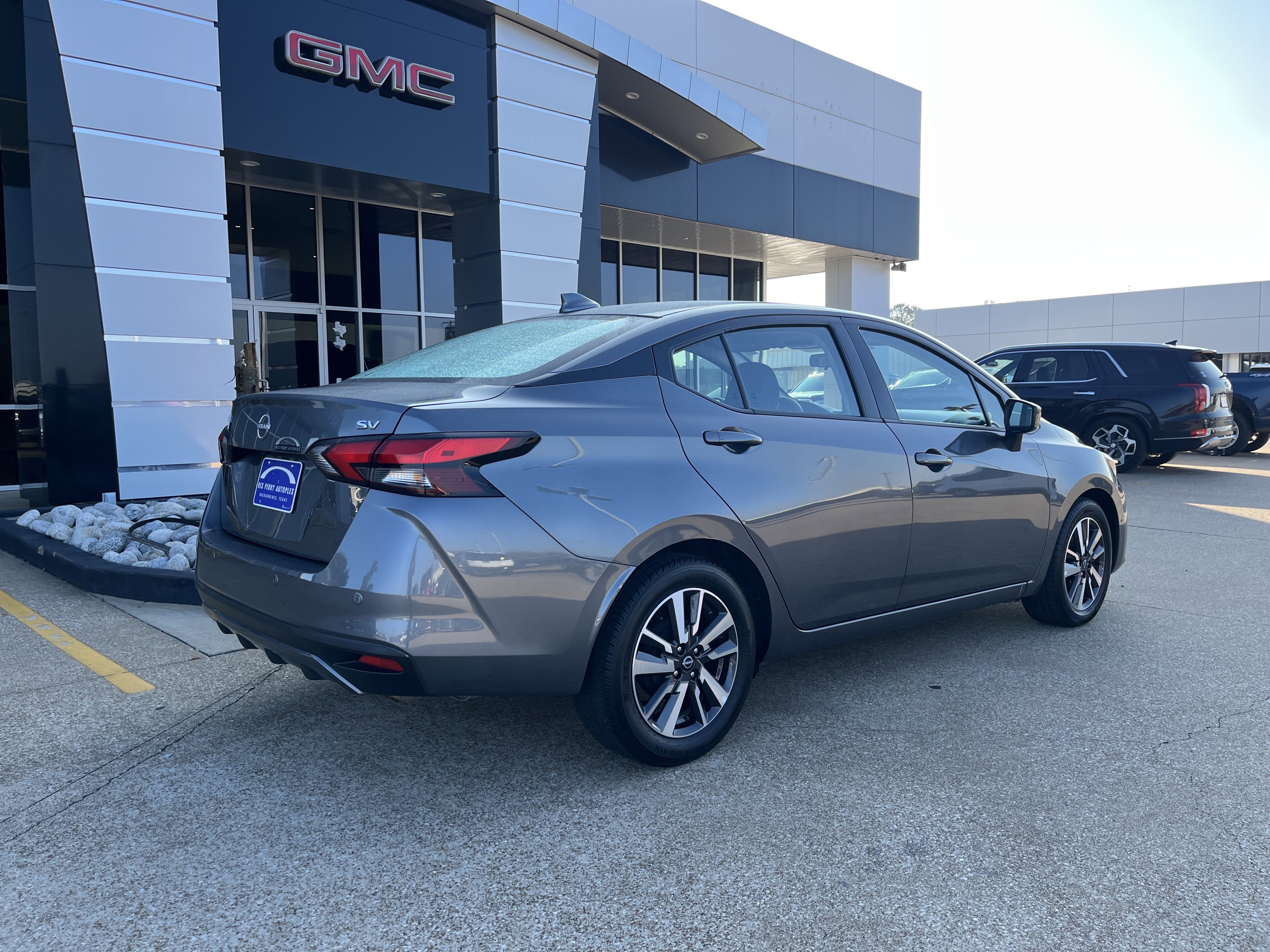 Used 2024 Nissan Versa SV image 3