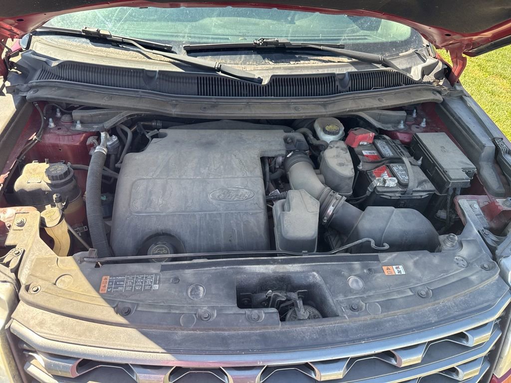 Used 2017 Ford Explorer XLT w/ Equipment Group 202A AWD/4WD image 10