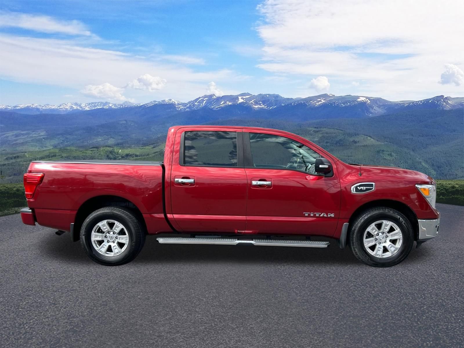 Used 2017 Nissan Titan SV image 7