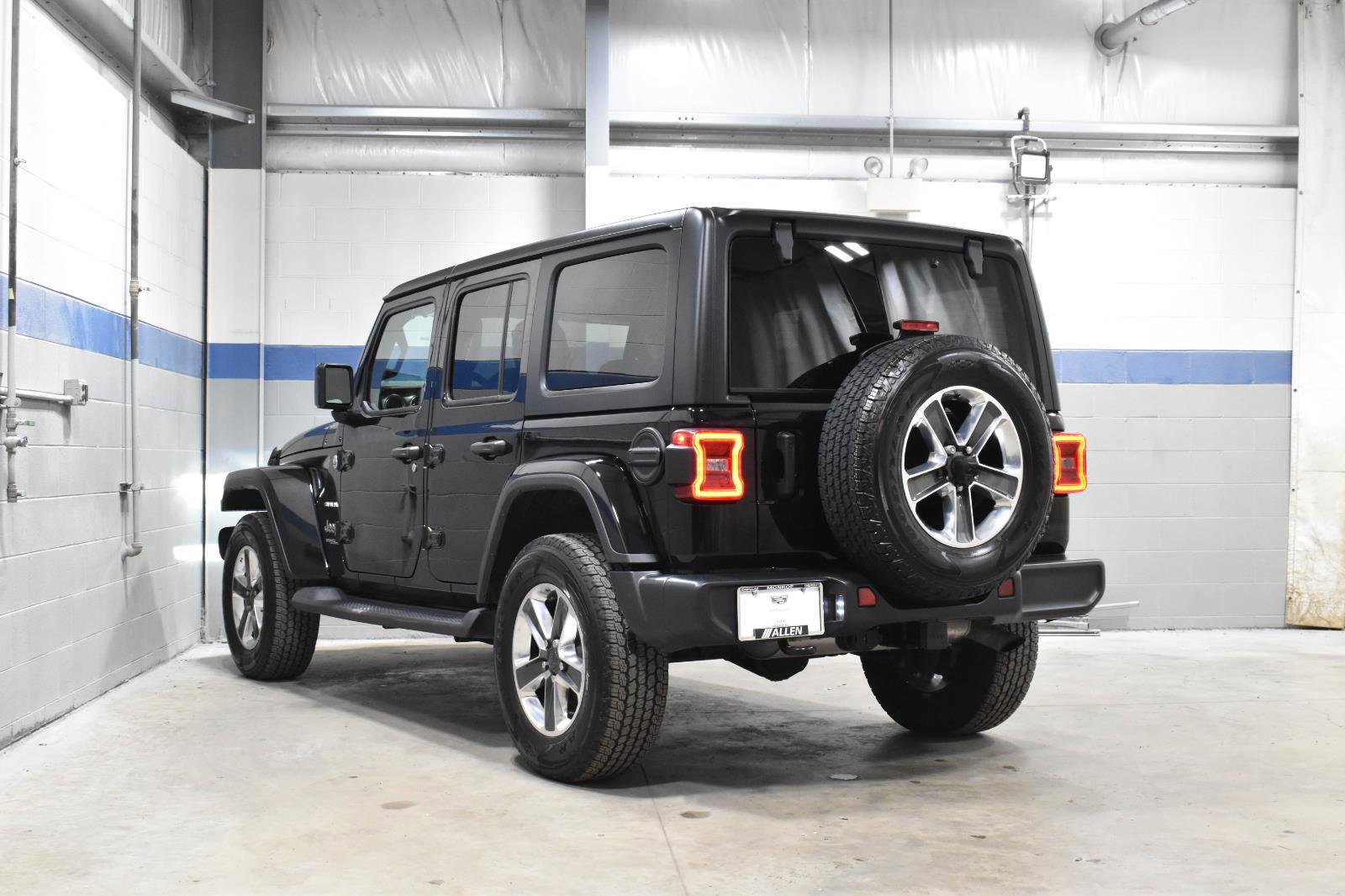 Used 2022 Jeep Wrangler Unlimited Sahara w/ LED Lighting Group image 22