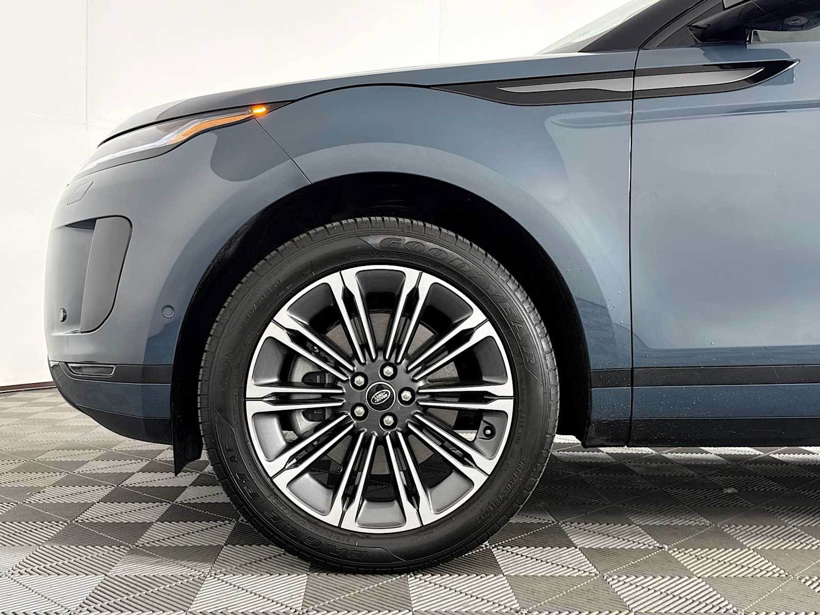 Used 2026 Land Rover Range Rover Evoque S AWD/4WD image 28
