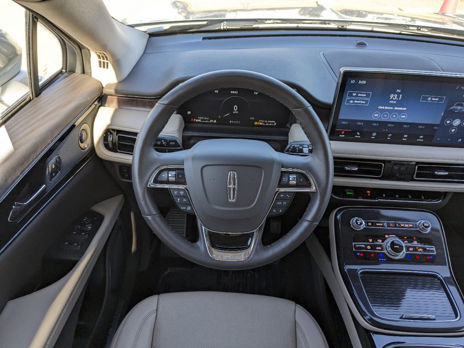 Used 2023 Lincoln Nautilus Reserve w/ Equipment Group 201A image 18