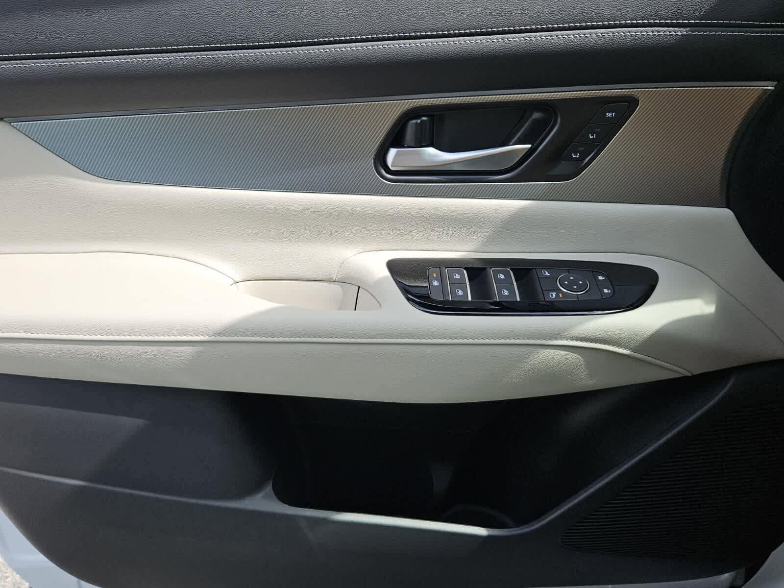 Used 2025 Nissan Murano SL w/ Cargo Package AWD/4WD image 16